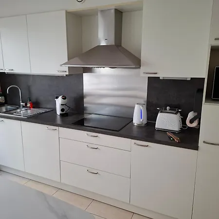 Flat Apartment *